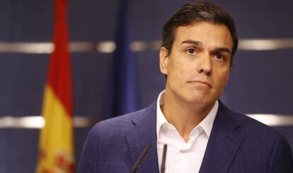 Pedro Sanchez presenta su renuncia como diputado.