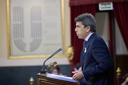 El presidente de la Generalitat valenciana, Carlos Mazón, interviene durante un debate tras la Comisión General de las Comunidades Autónomas, en el Senado, a 19 de octubre de 2023, en Madrid (España).