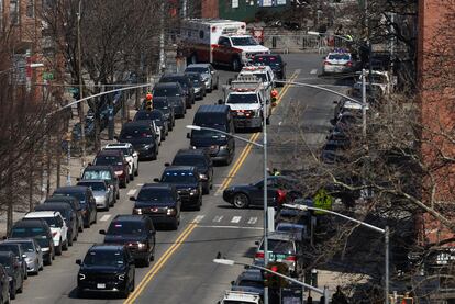 Caravana donde probablemente fue trasladado Maduro a la corte, en Nueva York, este jueves.