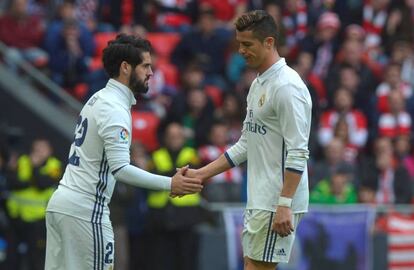 Isco sustituye a Cristiano Ronaldo ante el Athletic.