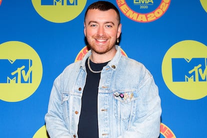 Sam Smith – El pasado mes de octubre el británico corroboró que era una más de las caras conocidas que han sido expulsadas de este tipo de aplicaciones –en su caso, Hinge, especializada en relaciones serias– pensando que eran meros suplantadores que usaban su imagen. “Me echaron después de la primera noche”, aseguró. La red social no tardó en tratar de enmendar su error y le pidieron a Smith una segunda oportunidad en Twitter.