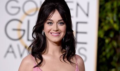 La cantante Katy Perry en los Globos de Oro 2016.