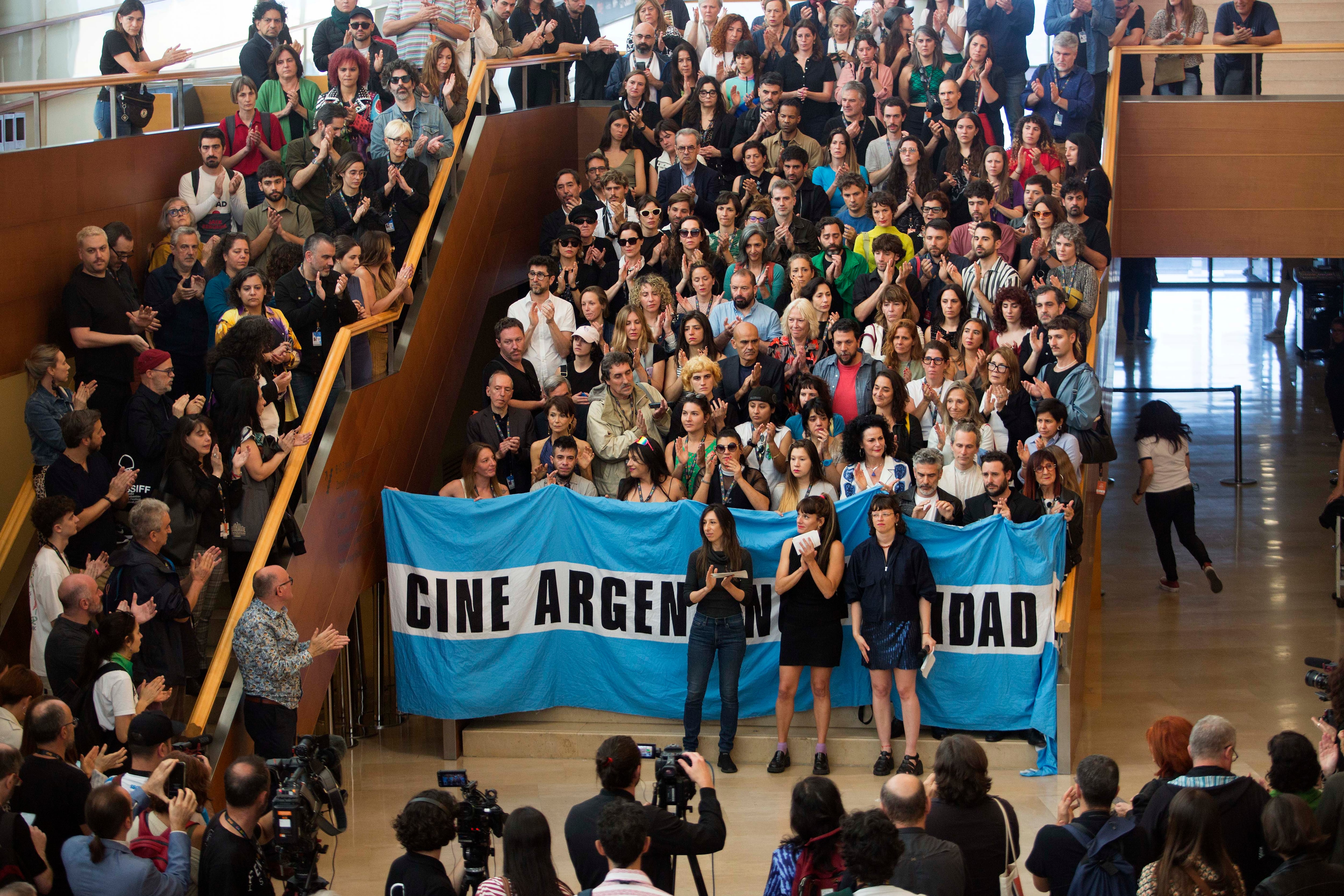 Acto de apoyo al cine argentino celebrado el martes 24 de septiembre en el festival de cine de San Sebastián.