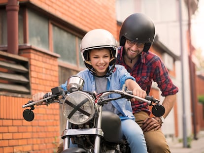 Adolescentes y motos