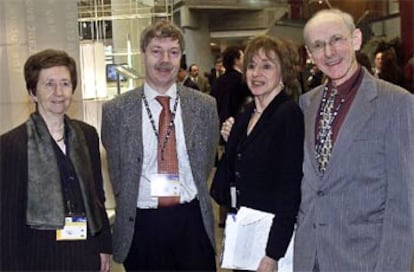 Margarita Salas, Hans Jorg Rheinberger, Brenda Maddox y Robert C. Olby, de izquierda a derecha.