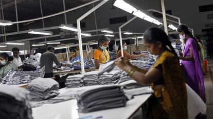 Trabajadoras de una empresa textil en Tirupur (India).