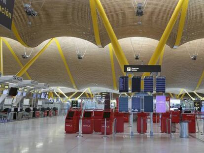 La T4 de Madrid-Barajas vacía durante las peores semanas de la crisis sanitaria.