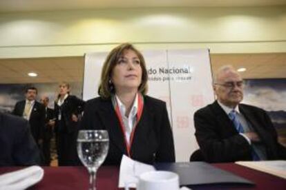 En la imagen, la ministra de Relaciones Exteriores de Perú, Eda Rivas (i). EFE/Archivo