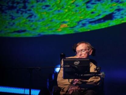 Stephen Hawking durante su intervenci&oacute;n en el Festival Starmus