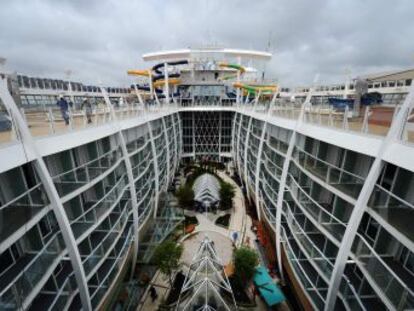 Un recorrido de un minuto por el interior de los trabajos del ‘Harmony of the Seas’, construido tras 10 millones de horas