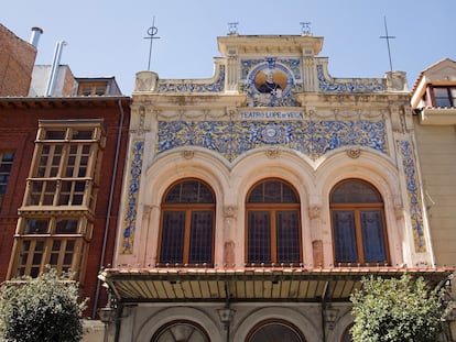 Fachada del Teatro Lope de Vega, en Valladolid.