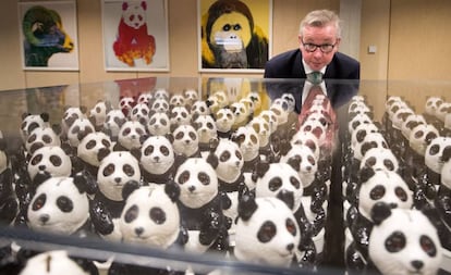 El ministro de Medio Ambiente del Reino Unido, Michael Gove, en una exposición en 2017 en Woking (Inglaterra). 