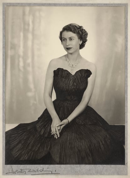 Retrato de Dorothy Wilding a la reina Isabel II en 1952.