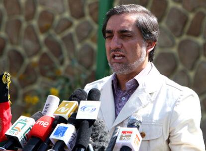 El candidato a la presidencia afgana, Abdulá Abductor, durante la rueda de prensa celebrada en Kabul.