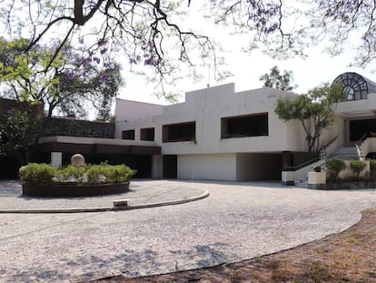 La antigua casa de Amado Carrillo Fuentes, alias 'El señor de los cielos', al sur de Ciudad de México.