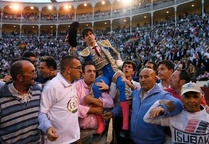 López Simón sale por la puerta grande de Las Ventas, de Madrid.