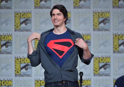 Brandon Routh luciendo de nuevo el traje que le dio una oportunidad en la feria Comic Con de 2019.