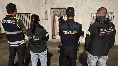 La Policía Nacional y los Mossos, en una imagen de archivo.