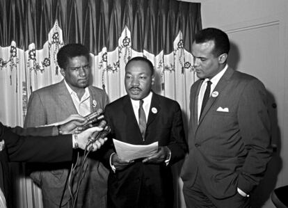 James Foreman, Martin Luther King Jr y Harry Belafonte, en Atlanta el 30 de abril de 1965. 