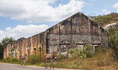 Ruinas de la antigua estación de tren en Senador Pompeu.