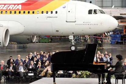 Rosa Torres-Pardo, al piano, en su recital de ayer en Barajas.