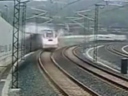 Captura del video del accidente del tren de Santiago.