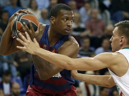 Holmes, en su estreno con el Bar&ccedil;a, ante Ulanovas.