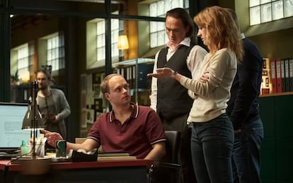 Un fotograma de 'The playlist', con Edvin Endre (izquierda), Christian Hillborg y Gizem Erdogan.