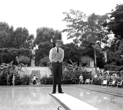  Robert Redford, en un episodio de 'La hora de Alfred Hitchcock' (1962). 