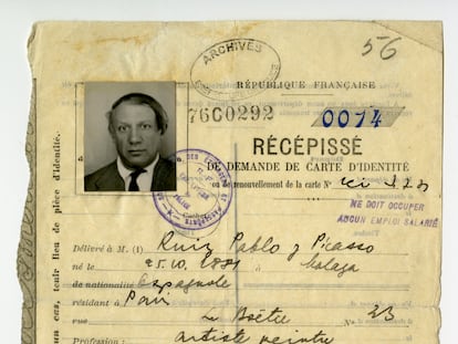 Recibo de la solicitud de Pablo Picasso del documento de identidad francés, con fecha de 1935.