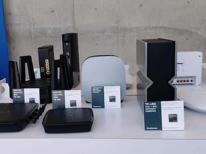 'Routers' y dispositivos compatibles con el Wifi 7 que ya están en el mercado y mostrados en la sede de Qualcomm en San Diego.