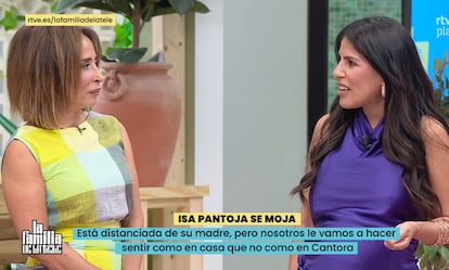 María Patiño e Isa Pi, una de las colaboradoras de 'La familia de la tele'.