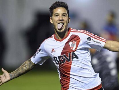 Sebasti&aacute;n Driussi celebra el primer tanto de River ante Tigre.