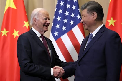 Los presidentes de Estados Unidos, Joe Biden (izquierda), y de China, Xi JInping (derecha), este sbado en Lima (Per).