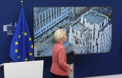 La presidenta de la Comisión Europea, Ursula von der Leyen, durante la rueda de prensa el jueves en Bruselas.