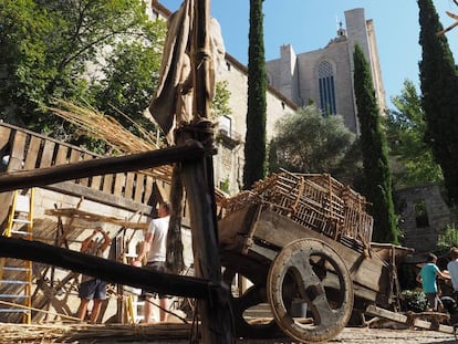 Preparativos para el rodaje de 'Juego de Tronos' en el barrio viejo de Girona, en agosto del pasado año.
