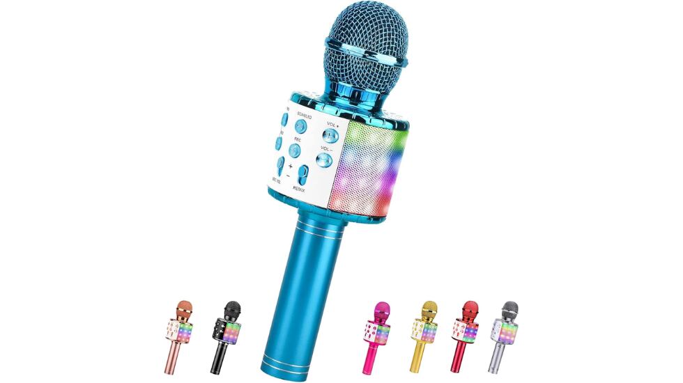 El micrófono incorpora luces LED para una sesión musical más divertida.