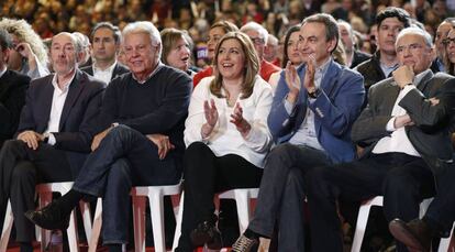 Susana D&iacute;az, Felipe Gonz&aacute;lez, Jos&eacute; Luis Rodr&iacute;guez Zapatero, Alfonso Guerra y Alfredo P&eacute;rez Rubalcaba en la presentaci&oacute;n de la candidatura de Susana D&iacute;az a las primarias del PSOE