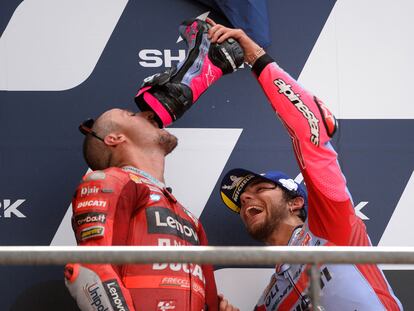 Jack Miller y Enea Bastianini celebran el segundo y primer puesto respectivamente en el GP de Francia.