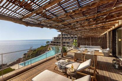 Terraza de una habitación de Six Senses Ibiza.