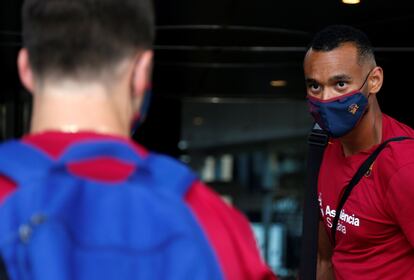 Hanga, jugador del Barça, en Valencia.