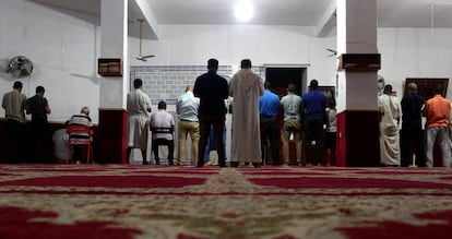 Oración en la mezquita de la Comunidad Islámica Assalam de Murcia.