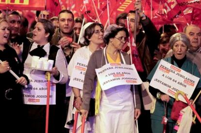 Participantes en la manifestación de los sindicatos en Alicante.