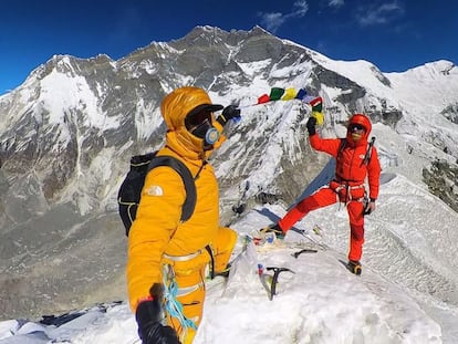 Hervé Barmasse and David Göttler on Dhaulagiri.