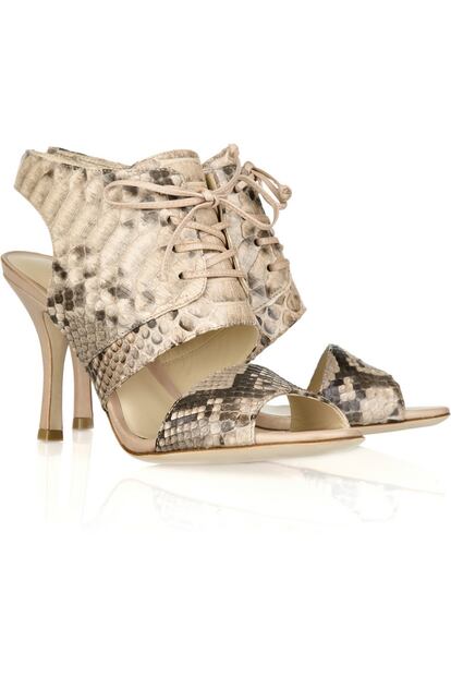 Sandalias de pitón firmadas por Alexandre Birman, disponibles en The Outnet (310 euros).