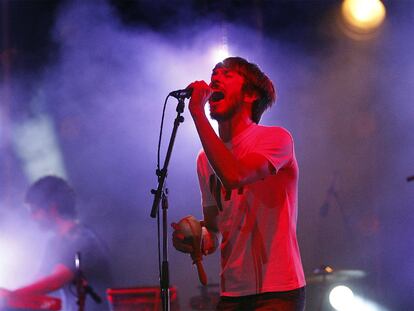 Pucho, cantante de Vetusta Morla, durante el concierto de anoche en Madrid.