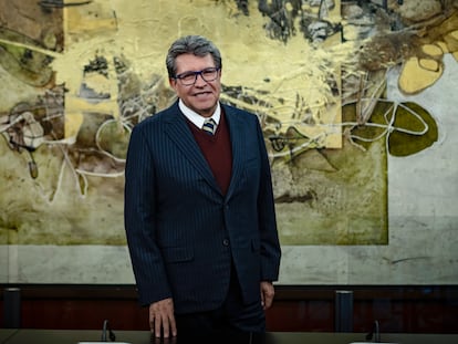 Ricardo Monreal durante una entrevista con EL PAÍS, en el Senado de la República.