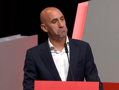 Luis Rubiales, el viernes en la asamblea de la Federación de Fútbol en la que rechazó dimitir.