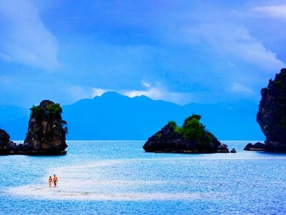 Paseo por la playa de Langkawi, en la costa oeste de la Malasia continental.