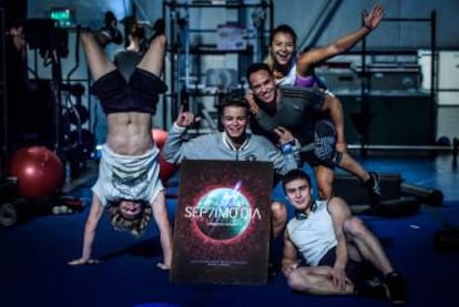 Parte del elenco del Cirque du Soleil para el show inspirado en Soda Stereo.